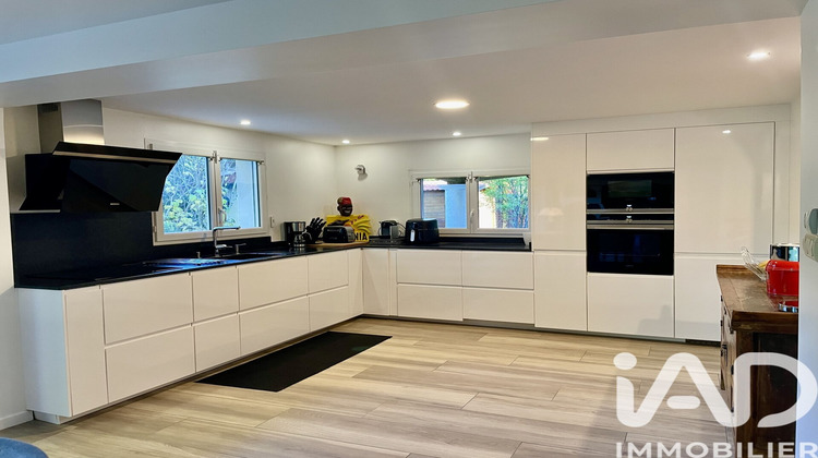 Ma-Cabane - Vente Maison La Tour-de-Salvagny, 246 m²