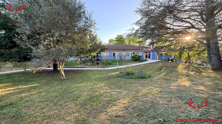 Ma-Cabane - Vente Maison LA TOUR-DE-SALVAGNY, 210 m²