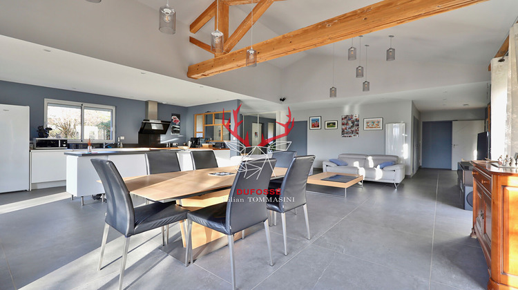 Ma-Cabane - Vente Maison LA TOUR-DE-SALVAGNY, 187 m²