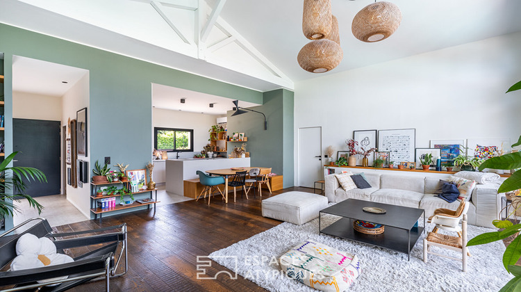 Ma-Cabane - Vente Maison LA TOUR-DE-SALVAGNY, 203 m²