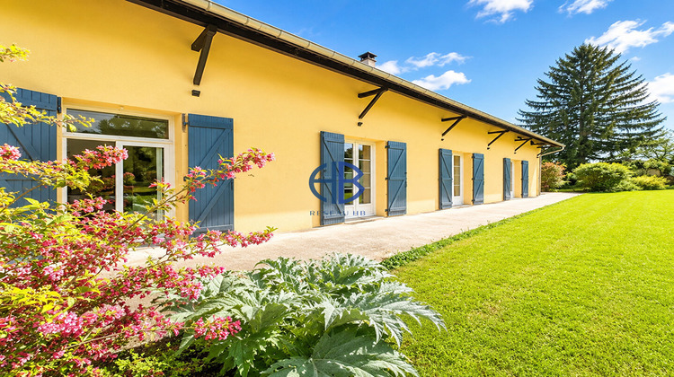 Ma-Cabane - Vente Maison LA TOUR-DU-PIN, 318 m²