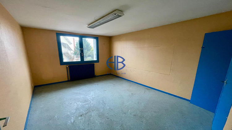 Ma-Cabane - Vente Maison LA TOUR-DU-PIN, 270 m²