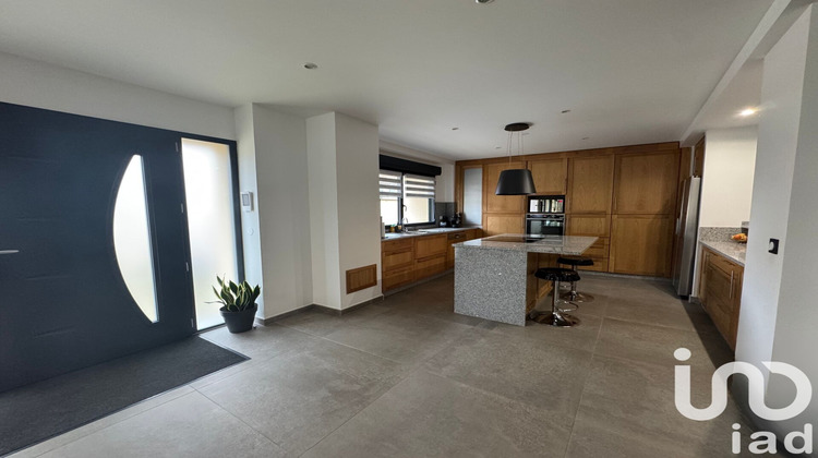 Ma-Cabane - Vente Maison La Trétoire, 275 m²