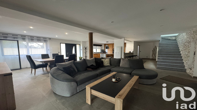 Ma-Cabane - Vente Maison La Trétoire, 275 m²