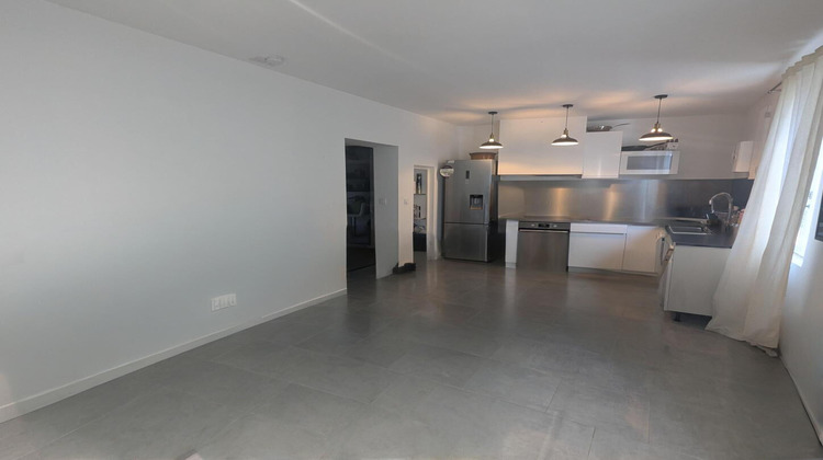 Ma-Cabane - Vente Maison LAMBESC, 68 m²