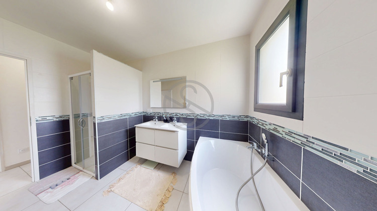 Ma-Cabane - Vente Maison LAPEYROUSE-MORNAY, 131 m²