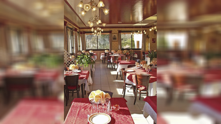 Ma-Cabane - Vente Maison LATOUILLE LENTILLAC, 750 m²