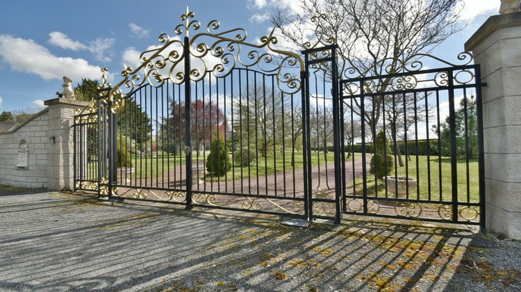 Ma-Cabane - Vente Maison LAVAL, 241 m²