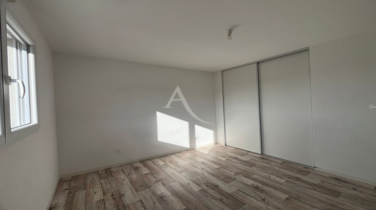 Ma-Cabane - Vente Maison LAVAL, 136 m²