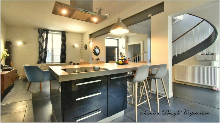 Ma-Cabane - Vente Maison LAVAL, 317 m²