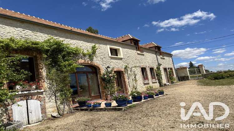 Ma-Cabane - Vente Maison Laval-en-Brie, 213 m²