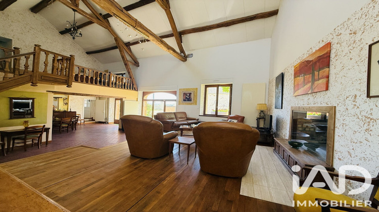 Ma-Cabane - Vente Maison Laval-en-Brie, 213 m²