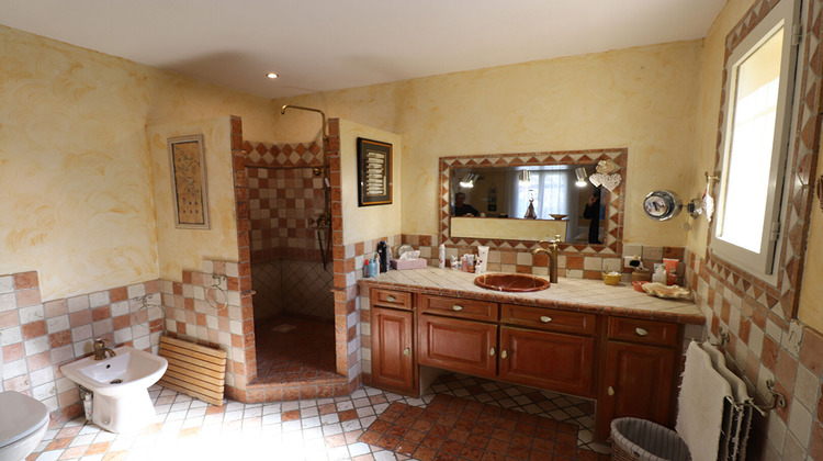 Ma-Cabane - Vente Maison LE CASTELLET, 160 m²