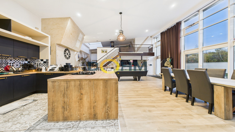 Ma-Cabane - Vente Maison Le Chambon-Feugerolles, 201 m²