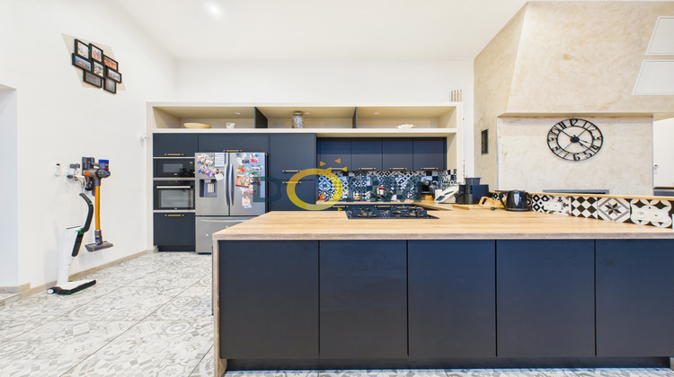 Ma-Cabane - Vente Maison Le Chambon-Feugerolles, 201 m²