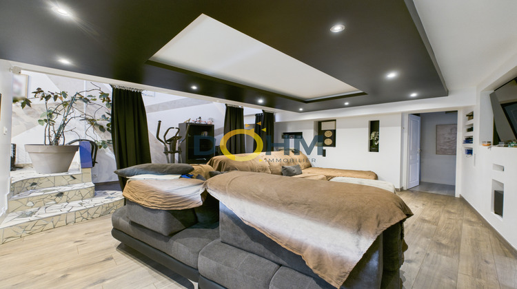 Ma-Cabane - Vente Maison Le Chambon-Feugerolles, 201 m²