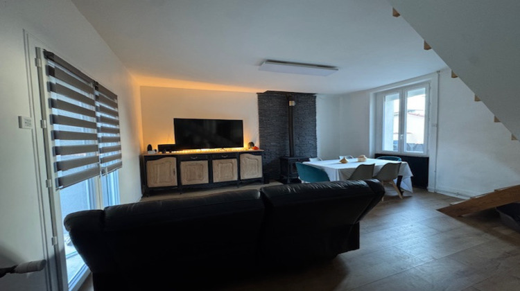 Ma-Cabane - Vente Maison Le Chambon-Feugerolles, 125 m²