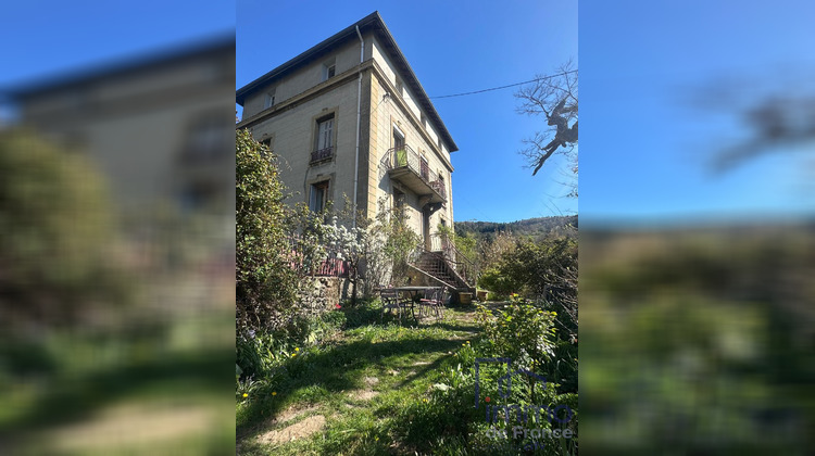 Ma-Cabane - Vente Maison Le Chambon-Feugerolles, 298 m²