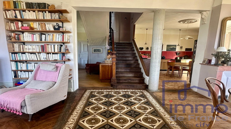 Ma-Cabane - Vente Maison Le Chambon-Feugerolles, 298 m²