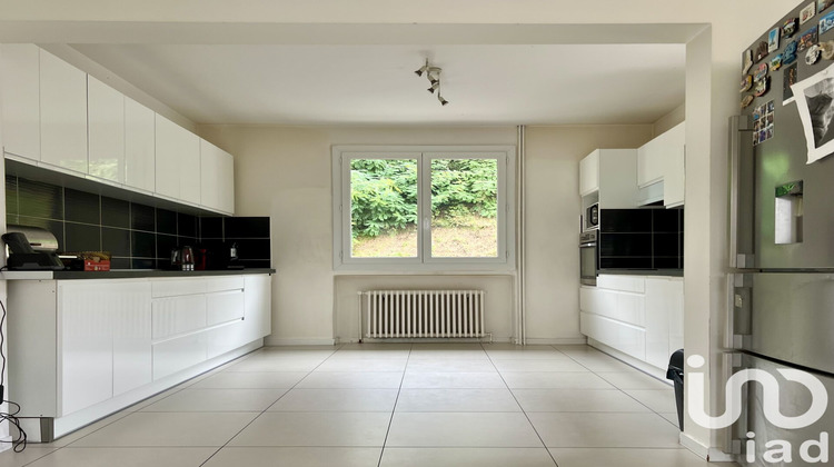 Ma-Cabane - Vente Maison Le Chambon-Feugerolles, 253 m²