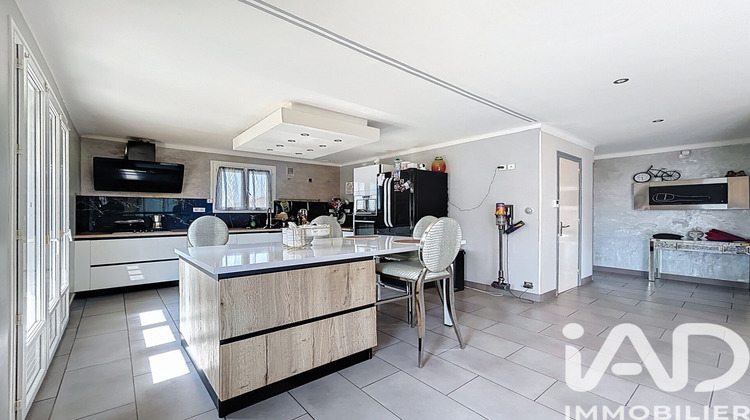 Ma-Cabane - Vente Maison Le Chambon-Feugerolles, 135 m²