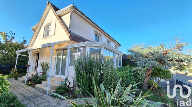 Ma-Cabane - Vente Maison Le Chesnay, 140 m²