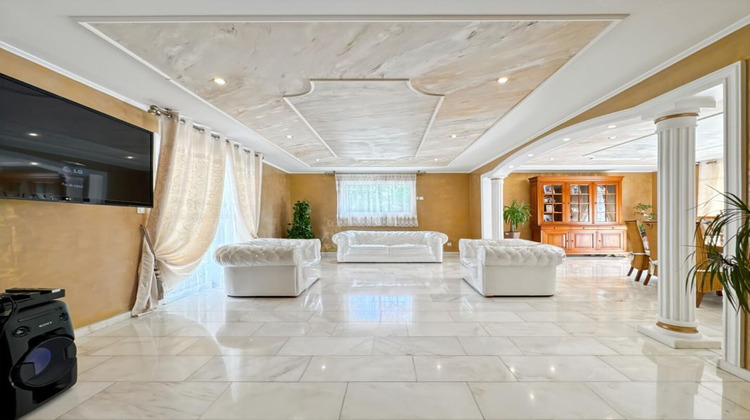 Ma-Cabane - Vente Maison LE GENEST SAINT ISLE, 228 m²