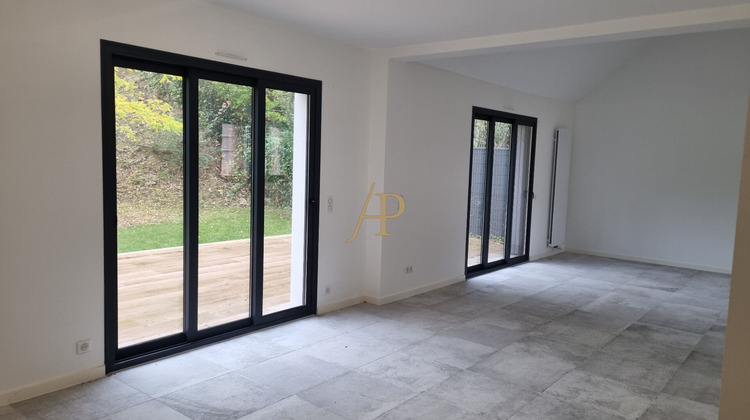 Ma-Cabane - Vente Maison LE MESNIL-LE-ROI, 165 m²