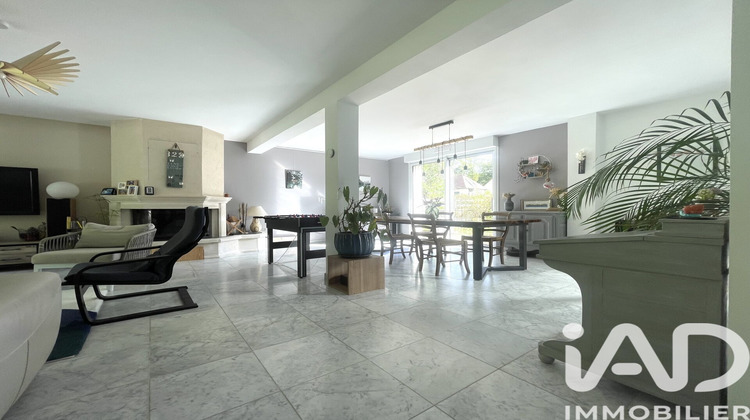 Ma-Cabane - Vente Maison Le Mesnil-Saint-Denis, 190 m²