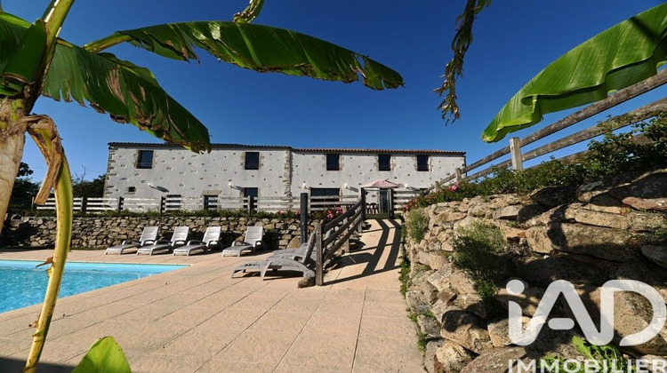 Ma-Cabane - Vente Maison Le Poiré-sur-Vie, 251 m²