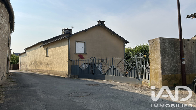Ma-Cabane - Vente Maison Le Puy-Notre-Dame, 210 m²