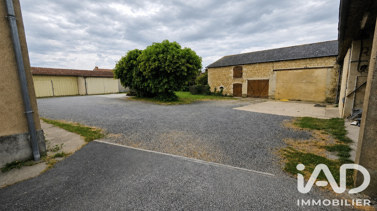 Ma-Cabane - Vente Maison Le Puy-Notre-Dame, 210 m²