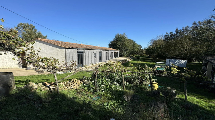 Ma-Cabane - Vente Maison Le Vigeant, 278 m²