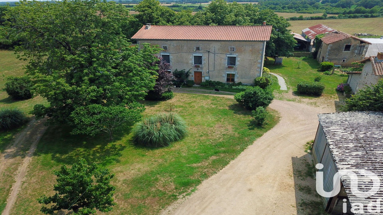 Ma-Cabane - Vente Maison Le Vigeant, 182 m²