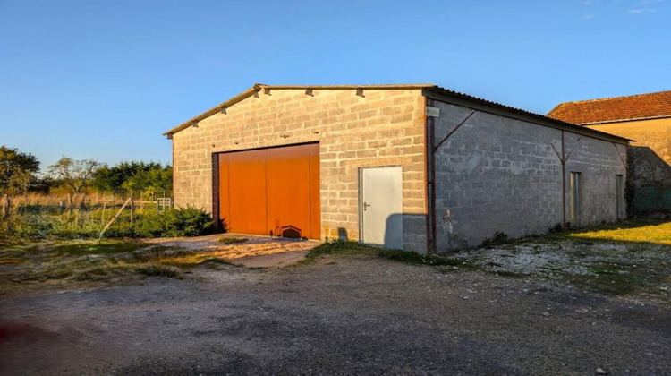 Ma-Cabane - Vente Maison LES ARTIGUES DE LUSSAC, 100 m²