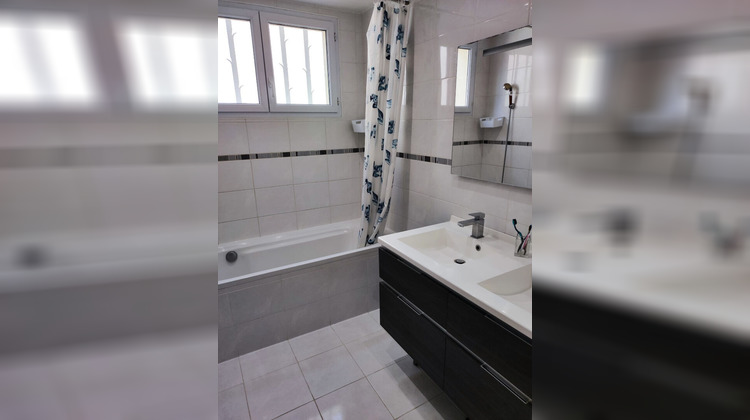 Ma-Cabane - Vente Maison LES CLAYES-SOUS-BOIS, 108 m²