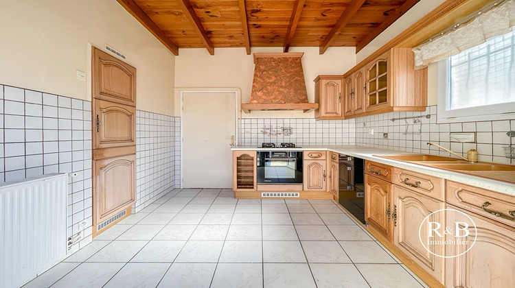 Ma-Cabane - Vente Maison LES CLAYES-SOUS-BOIS, 140 m²