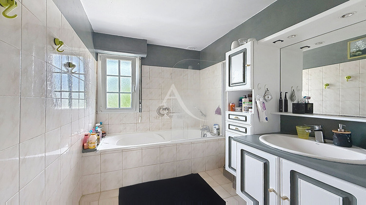 Ma-Cabane - Vente Maison LES PONTS-DE-CE, 125 m²