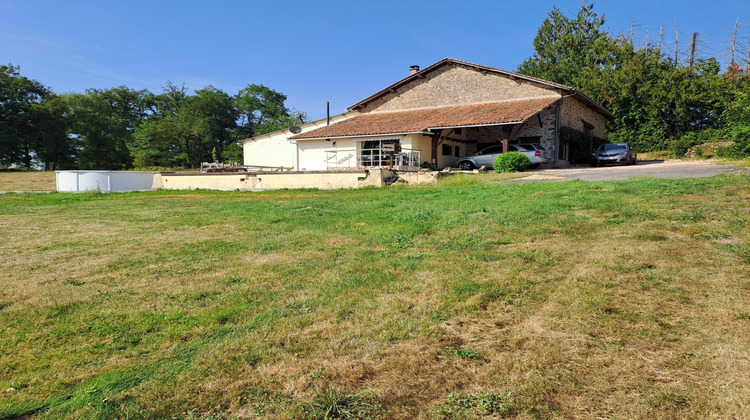 Ma-Cabane - Vente Maison Les Salles-Lavauguyon, 120 m²