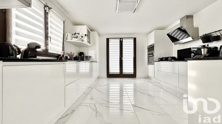 Ma-Cabane - Vente Maison Liverdy-en-Brie, 216 m²