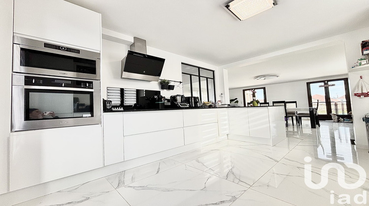 Ma-Cabane - Vente Maison Liverdy-en-Brie, 216 m²