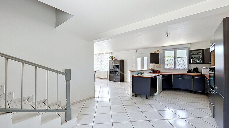 Ma-Cabane - Vente Maison LOIGNE-SUR-MAYENNE, 143 m²