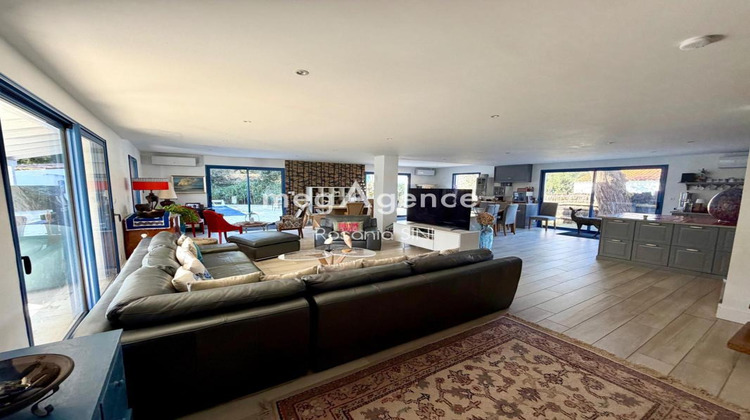 Ma-Cabane - Vente Maison LONGEVILLE SUR MER, 223 m²