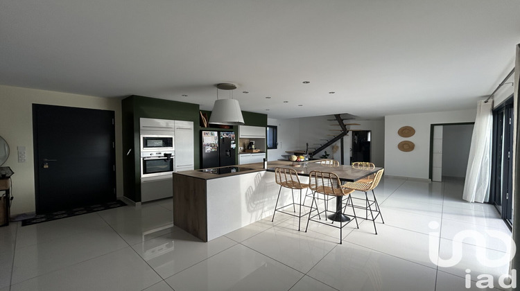 Ma-Cabane - Vente Maison Longué-Jumelles, 185 m²