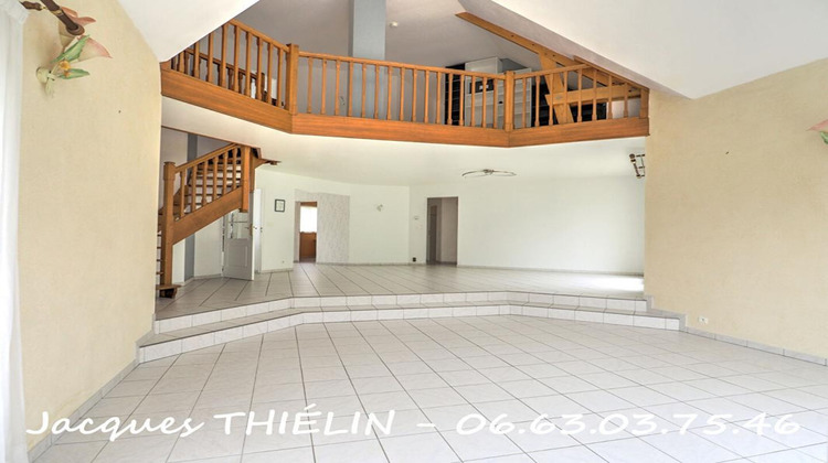 Ma-Cabane - Vente Maison LONGUE JUMELLES, 203 m²