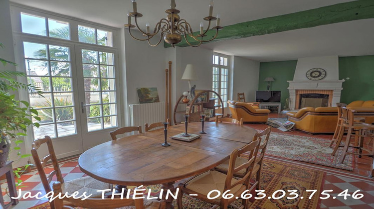 Ma-Cabane - Vente Maison LONGUE JUMELLES, 210 m²