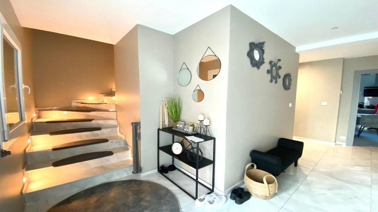 Ma-Cabane - Vente Maison LONS LE SAUNIER, 185 m²