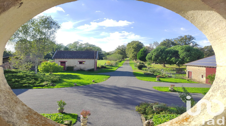 Ma-Cabane - Vente Maison Luchapt, 225 m²