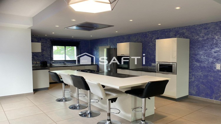 Ma-Cabane - Vente Maison Lusignan, 278 m²