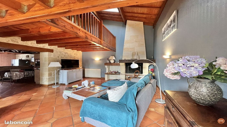 Ma-Cabane - Vente Maison Lussac, 200 m²